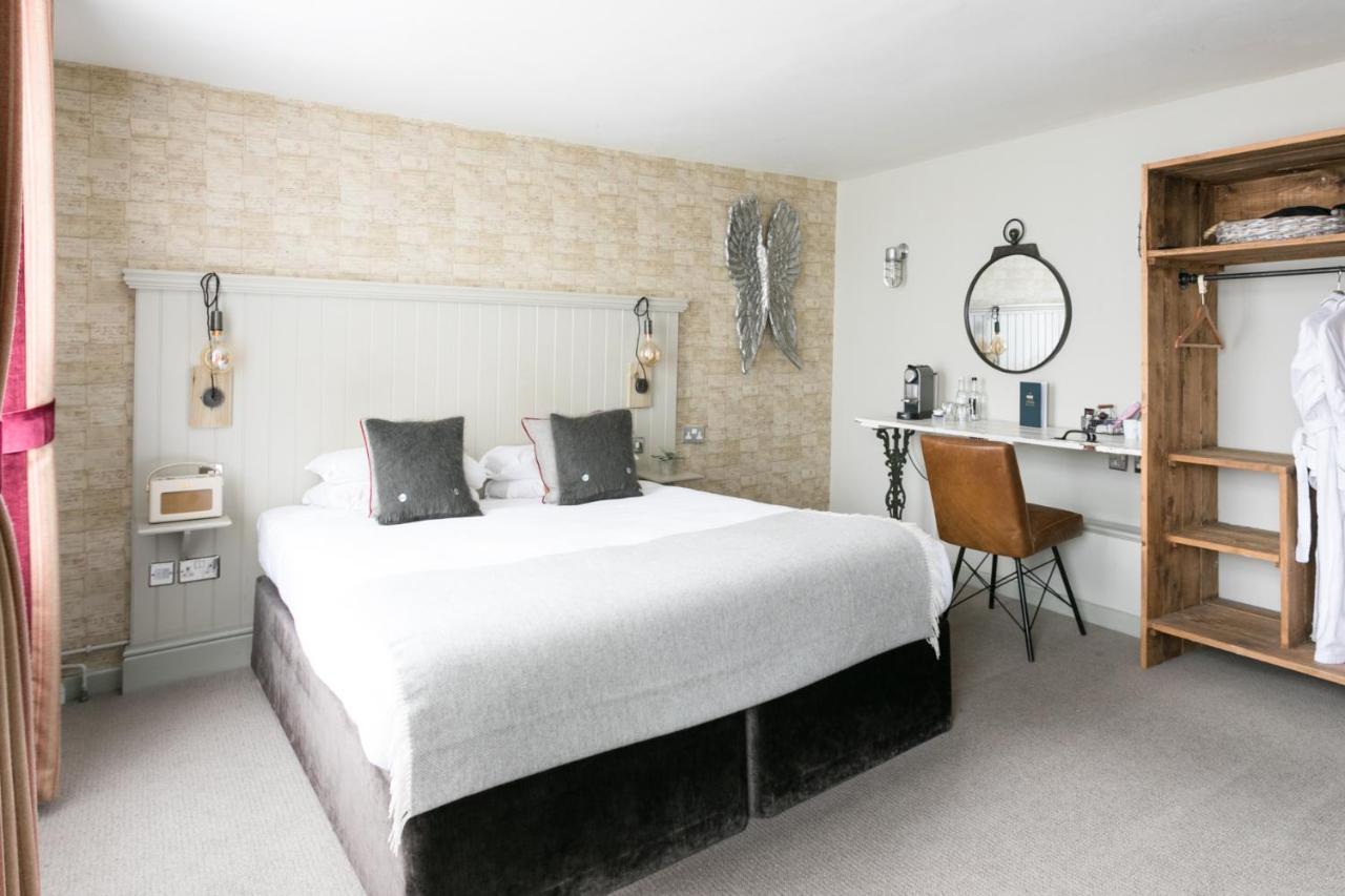 The Angel & Blue Pig Hotel Lymington Exterior photo
