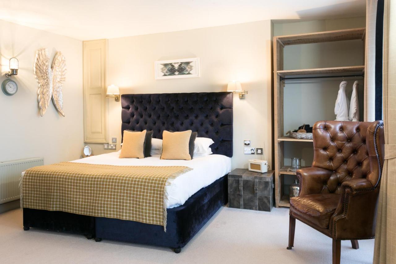 The Angel & Blue Pig Hotel Lymington Exterior photo