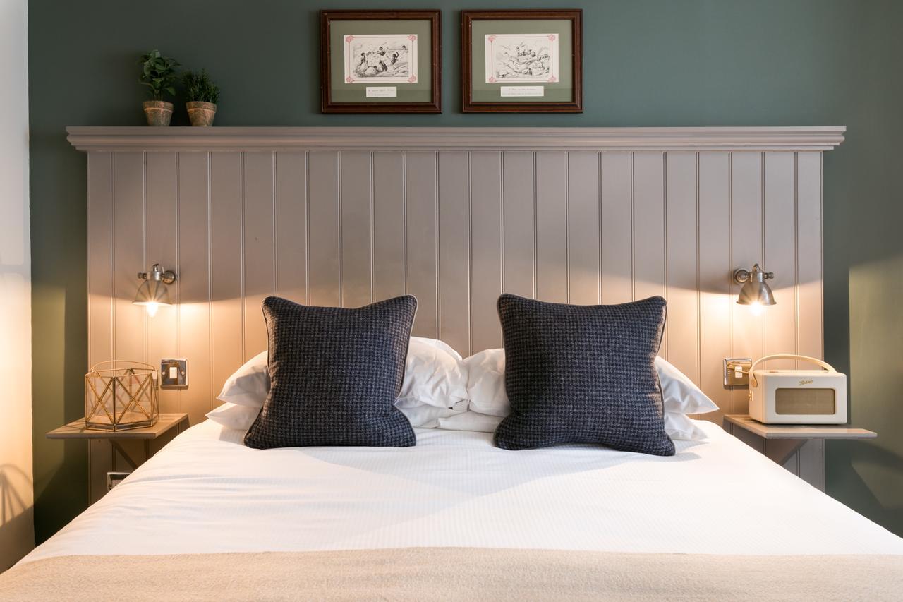 The Angel & Blue Pig Hotel Lymington Exterior photo